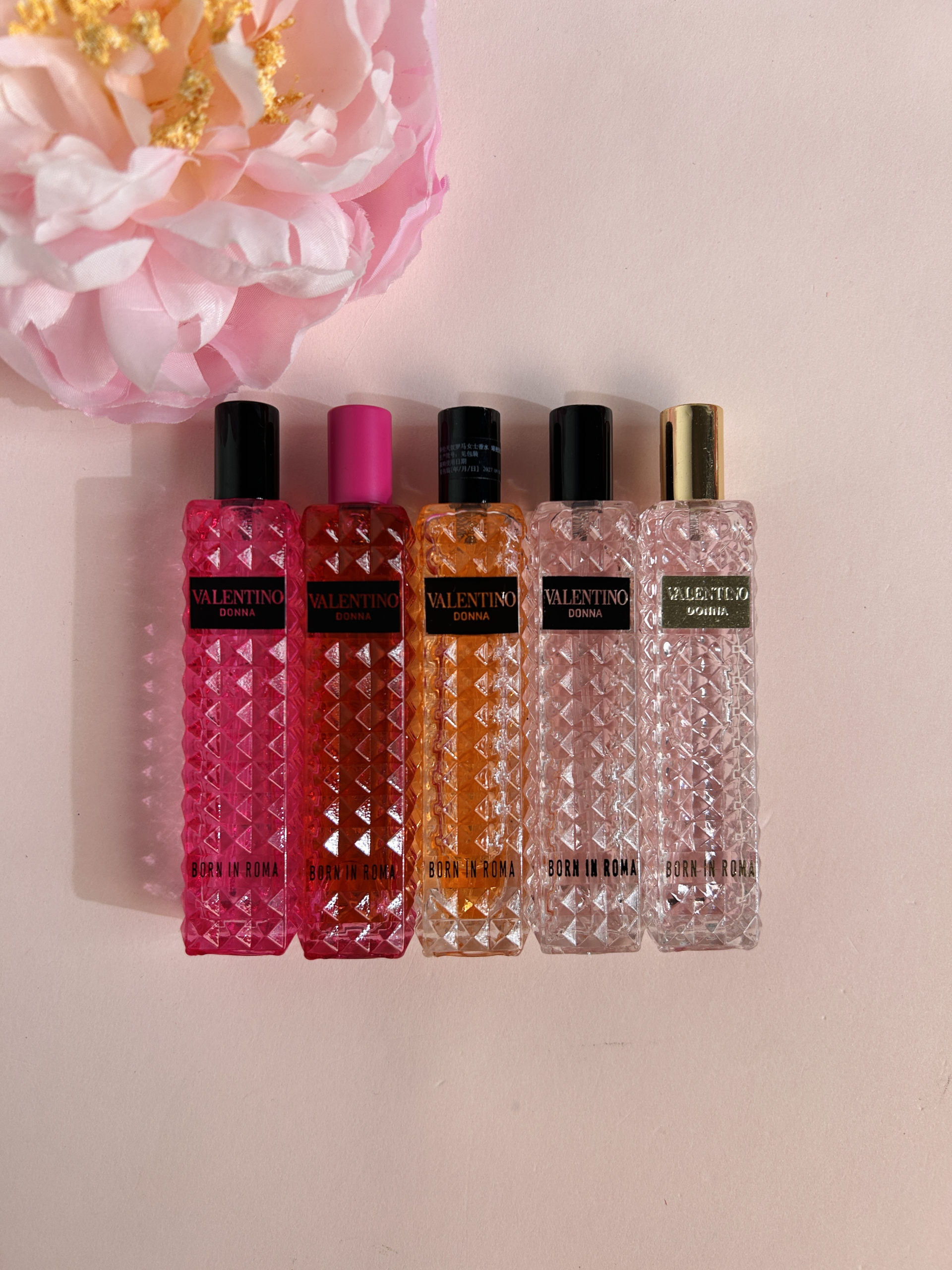 a4622bae-2766-40d9-b780-1ee240bcea97 Valentino Donna Top 5 EDP Perfumes For Her 15ML*5 - Image 1