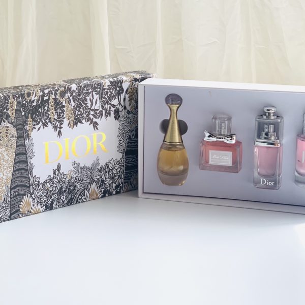 🔥 Dior Mid-Size 4-in-1 Fragrance Collection – Generous 30ml Bottles, Real Shots!