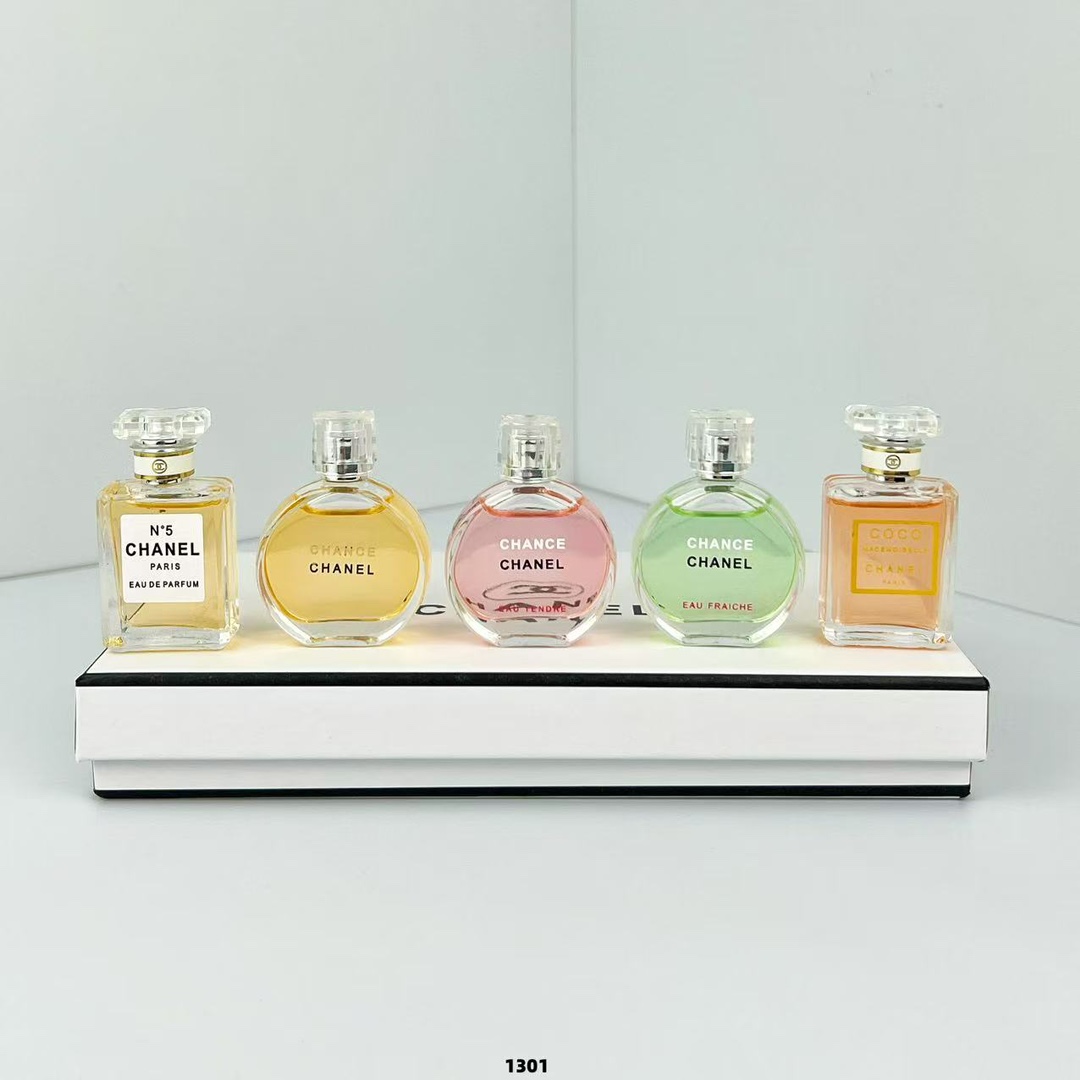 13428837156404311 🖤 Premium Quality Chanel 5-Piece Miniature Fragrance Set (7.5ml x 5 with White Gift Box - Image 1